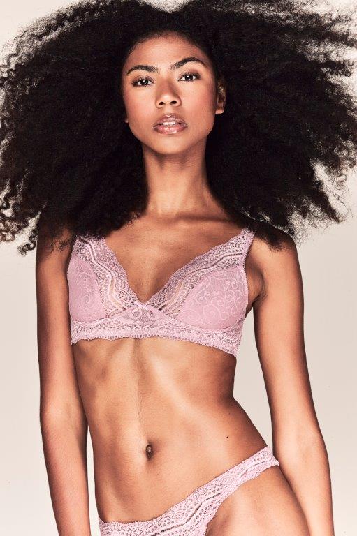 Lorrany Ferreira - Front Management