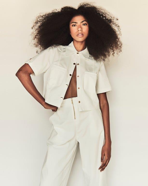 Lorrany Ferreira - Front Management