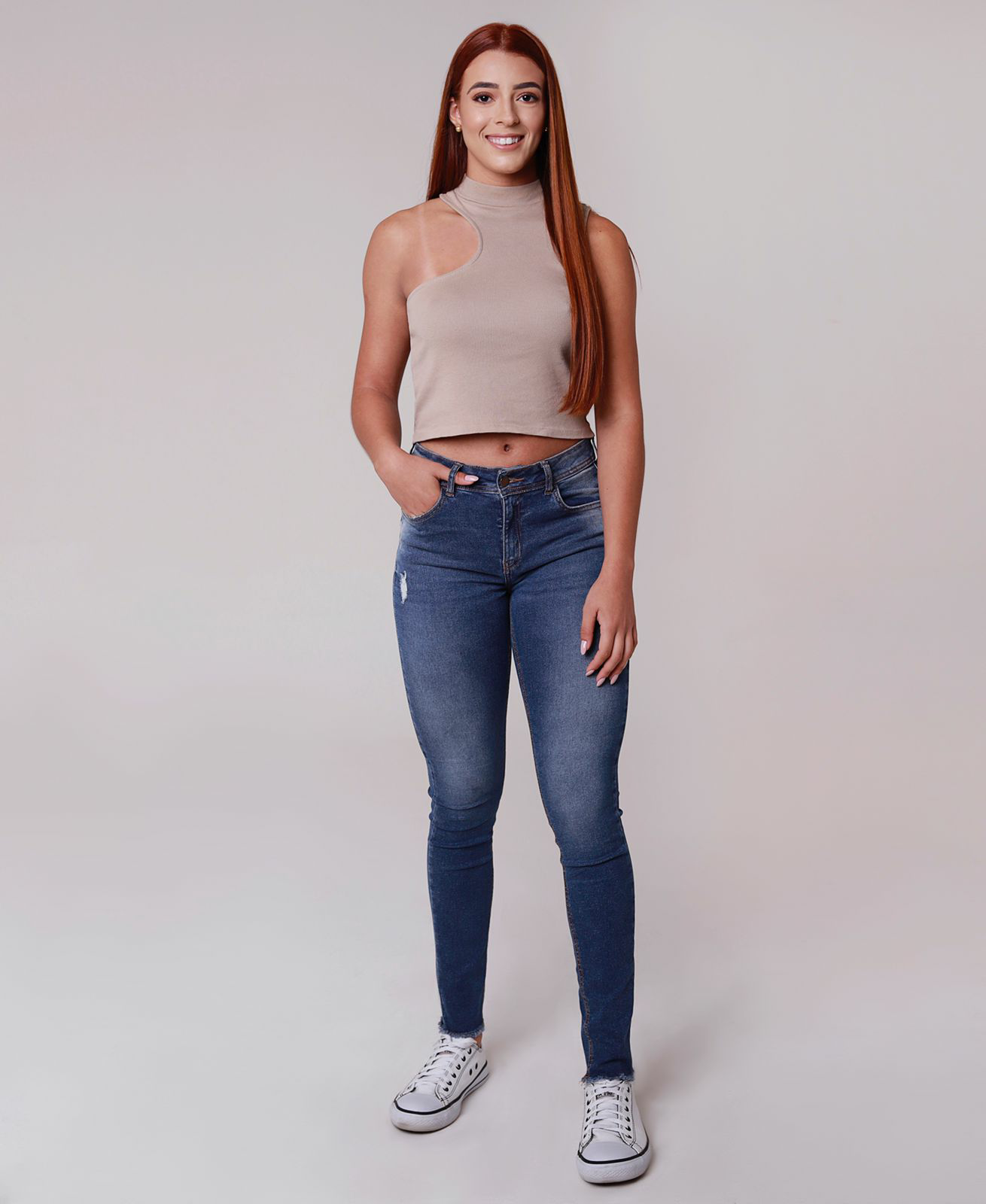 Luana Menezes - Front Management