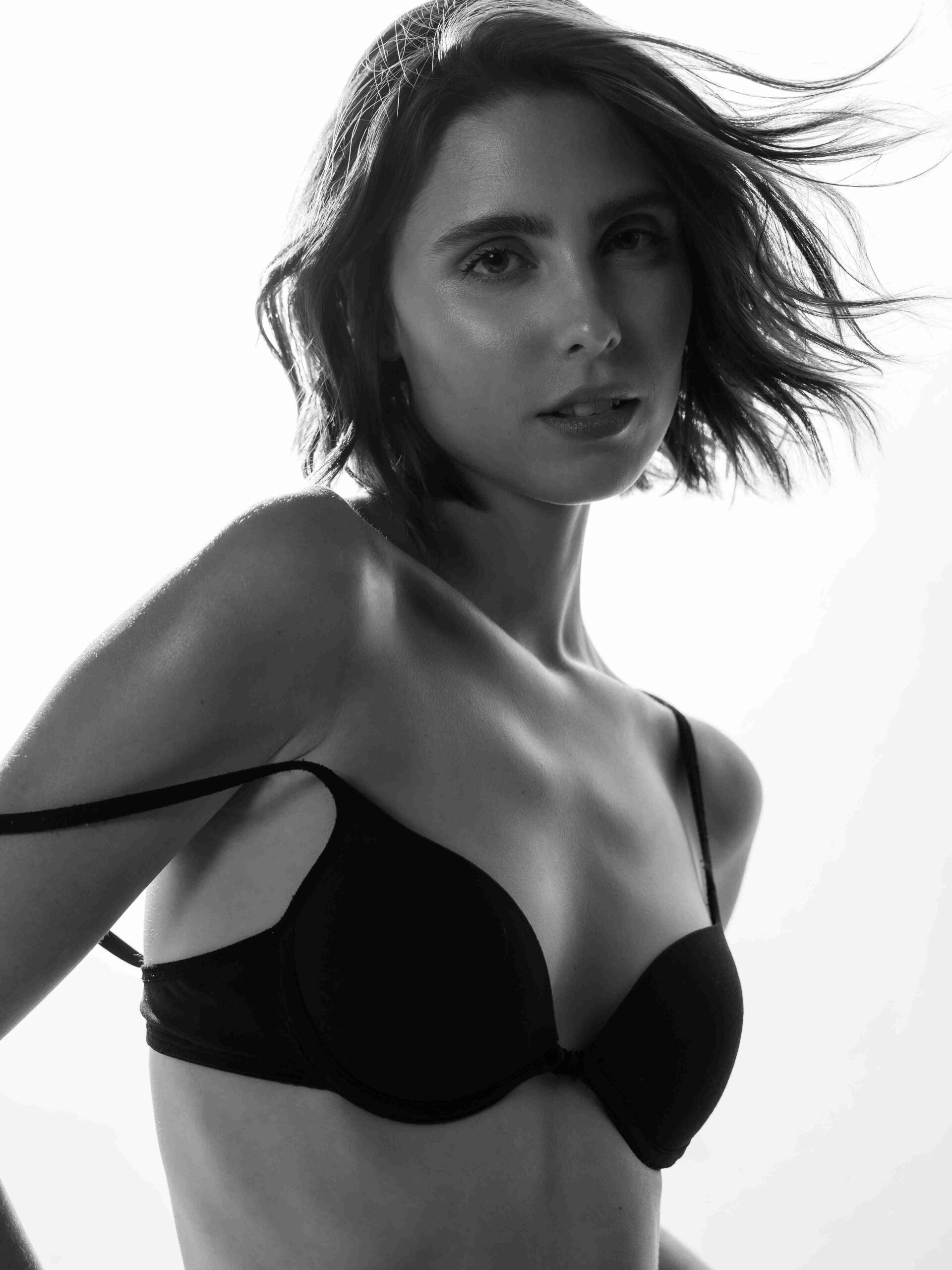 Luana Menna - Front Management