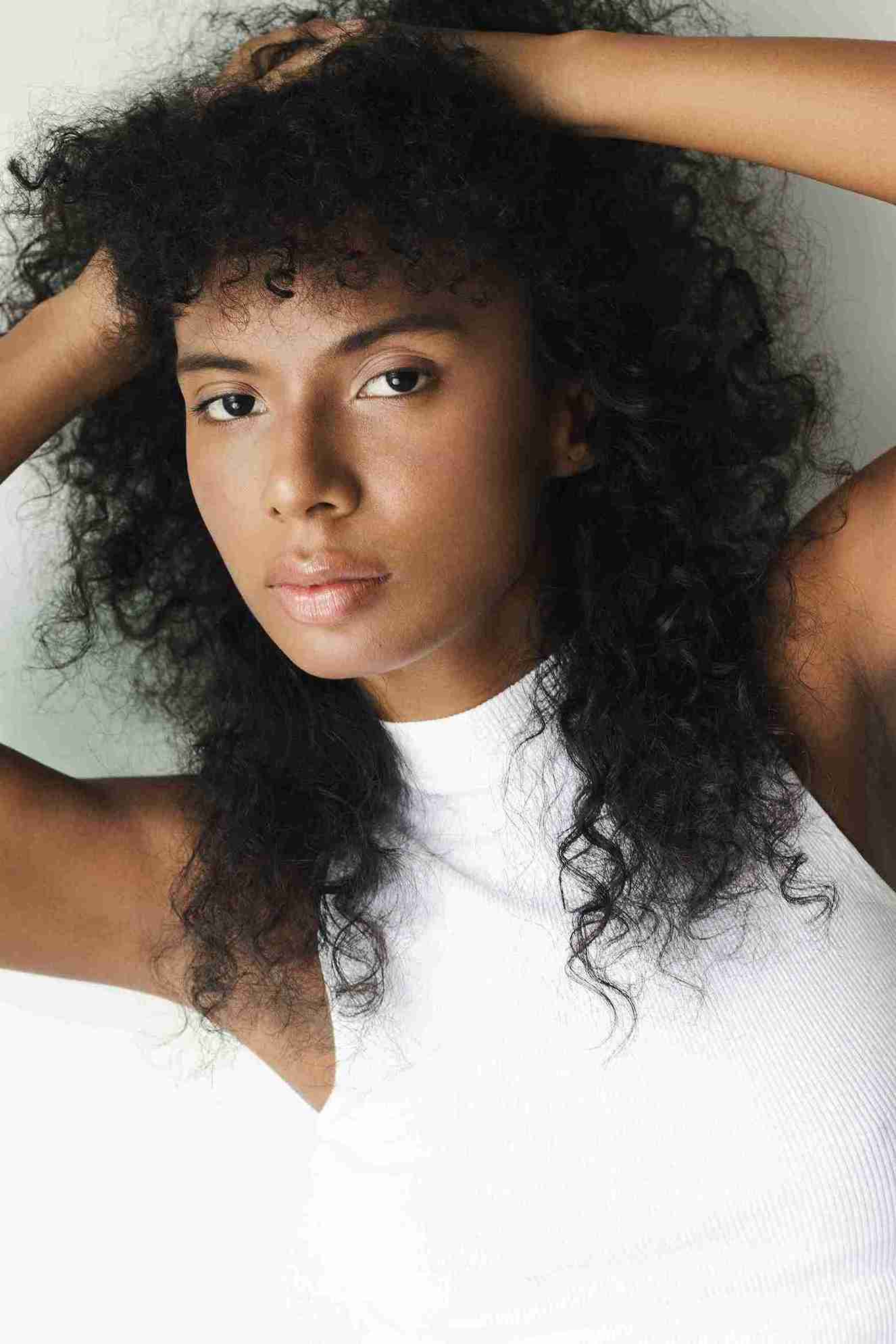 Adriely Chagas - Front Management