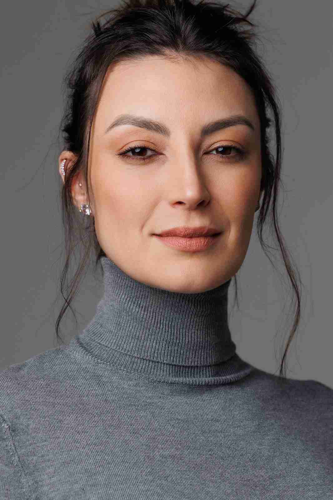 Aline Caldeira - Front Management