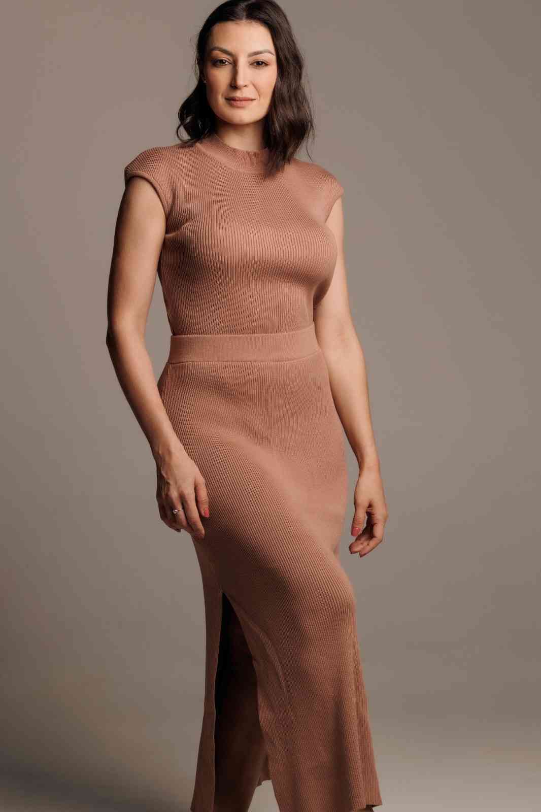 Aline Caldeira - Front Management