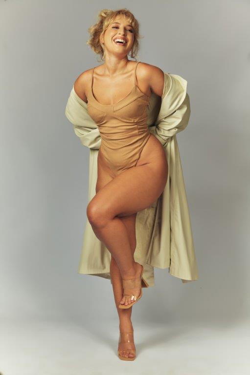 Beatriz Brito - Front Management