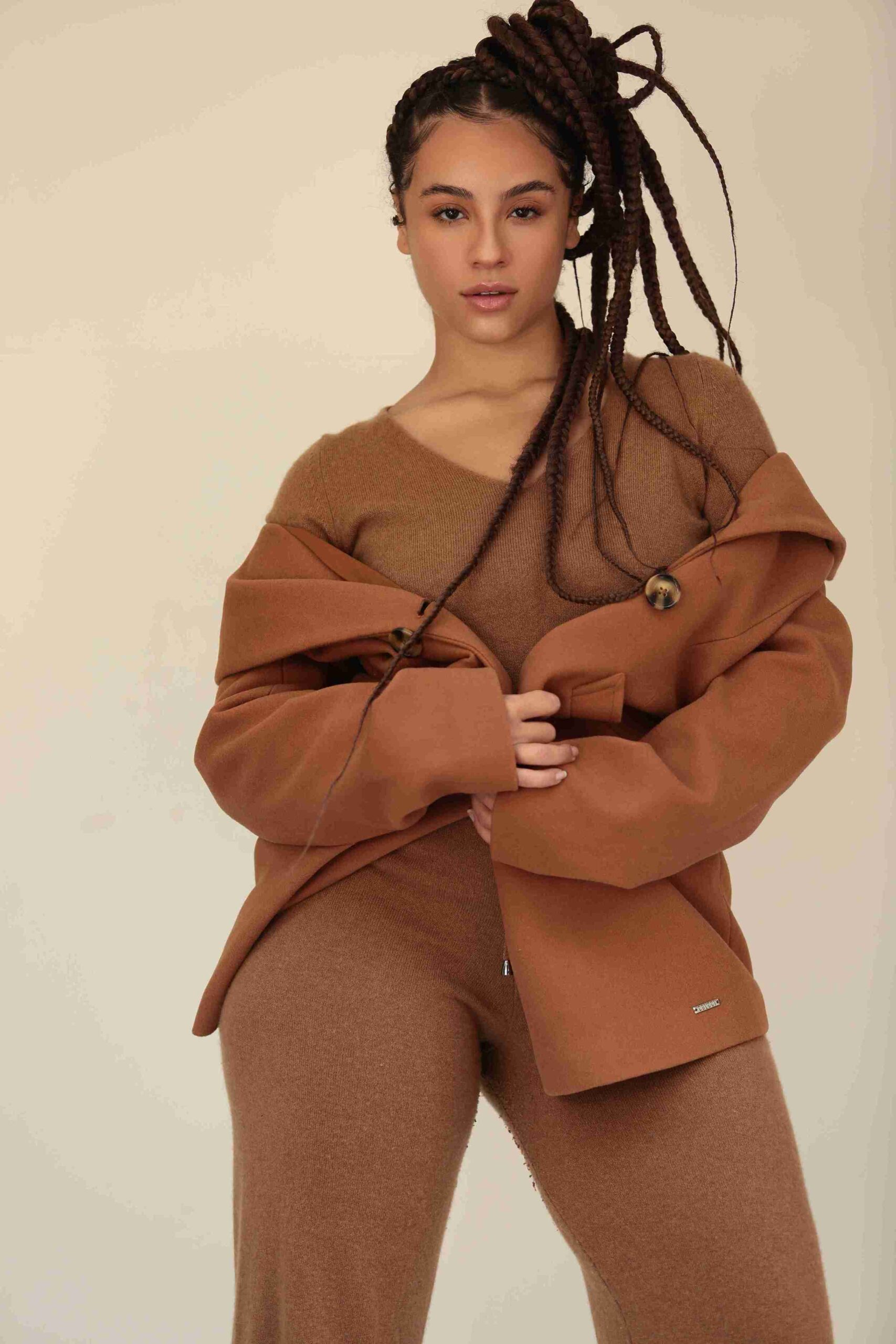 Clara Catarina - Front Management