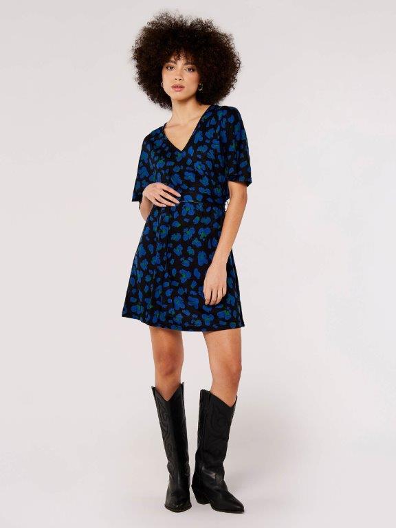 Isabella Araujo - Front Management