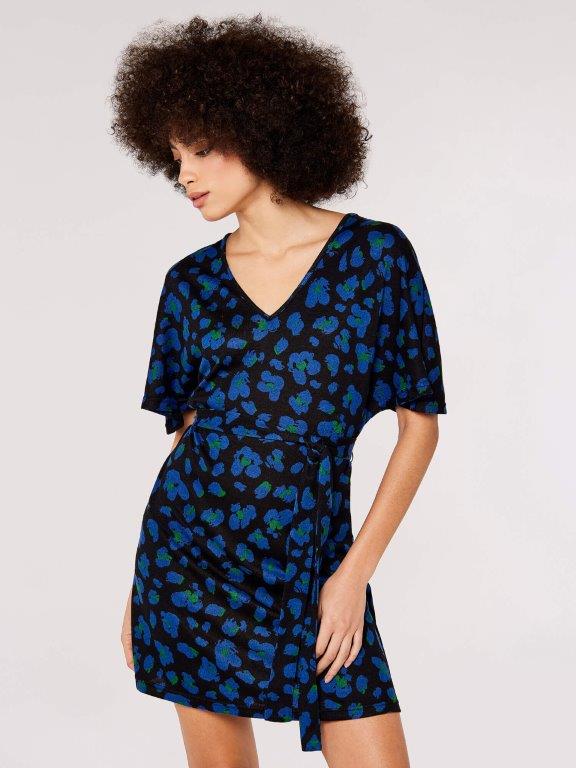 Isabella Araujo - Front Management