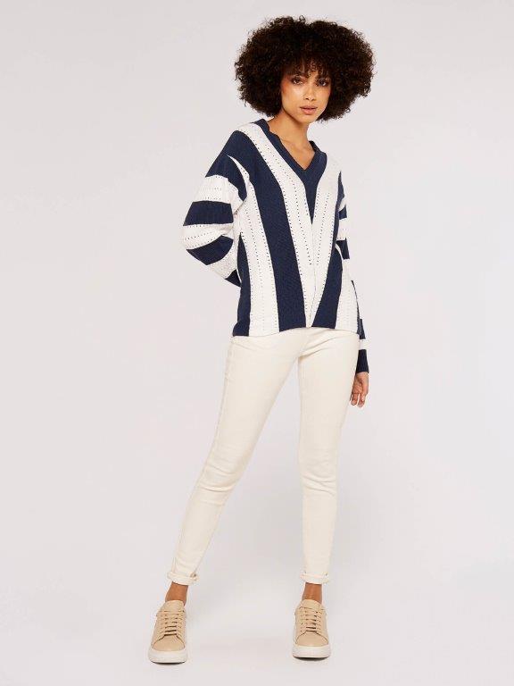 Isabella Araujo - Front Management