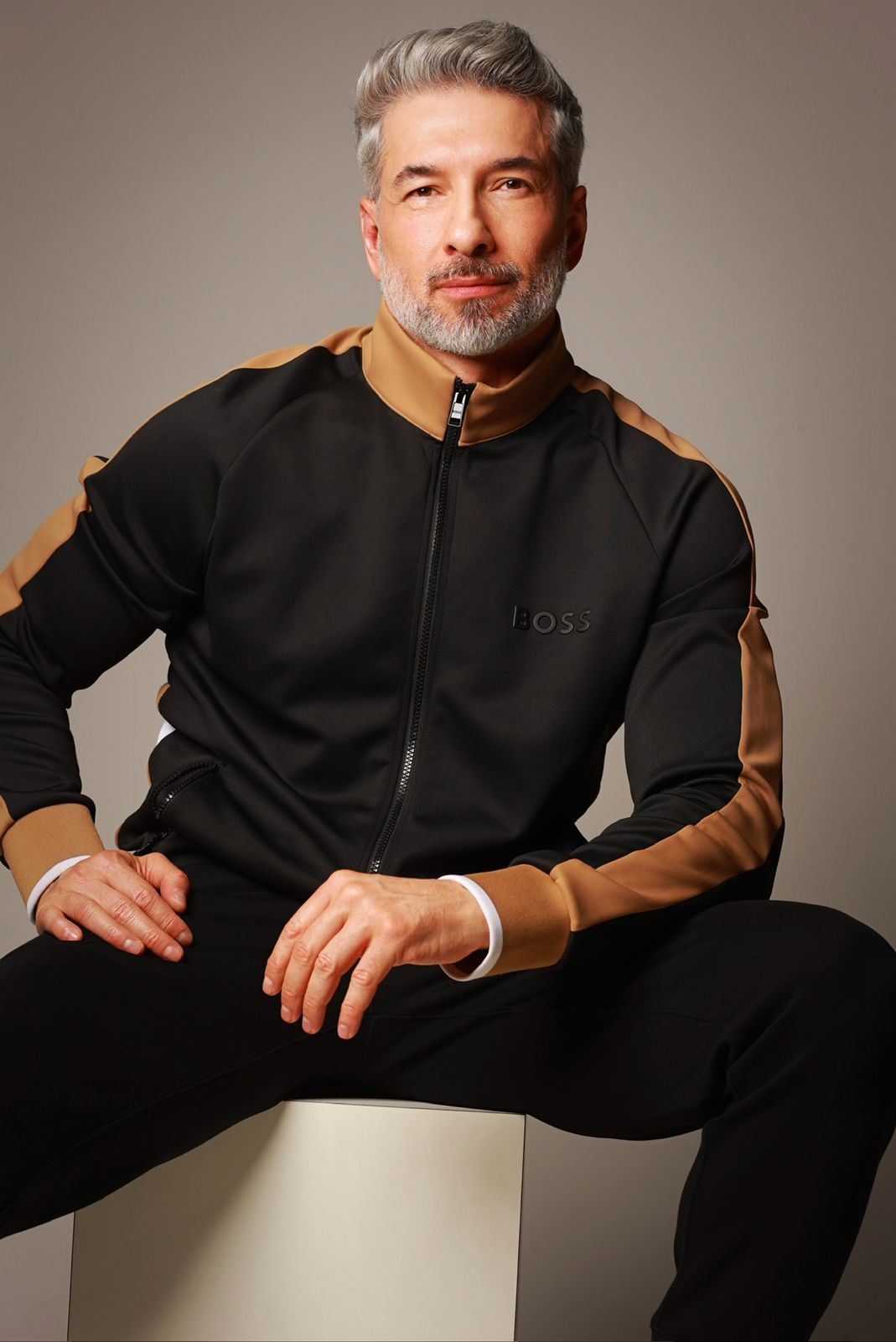 Ivan Muniz - Front Management