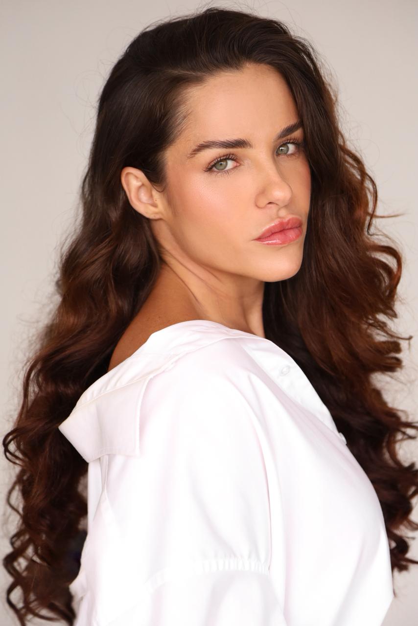 Jessica Lima - Front Management