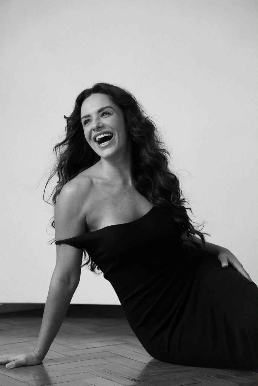 Jessica Lima - Front Management