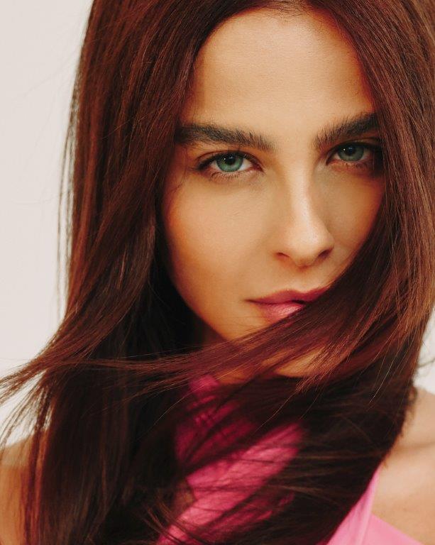 Juliana Calderari - Front Management