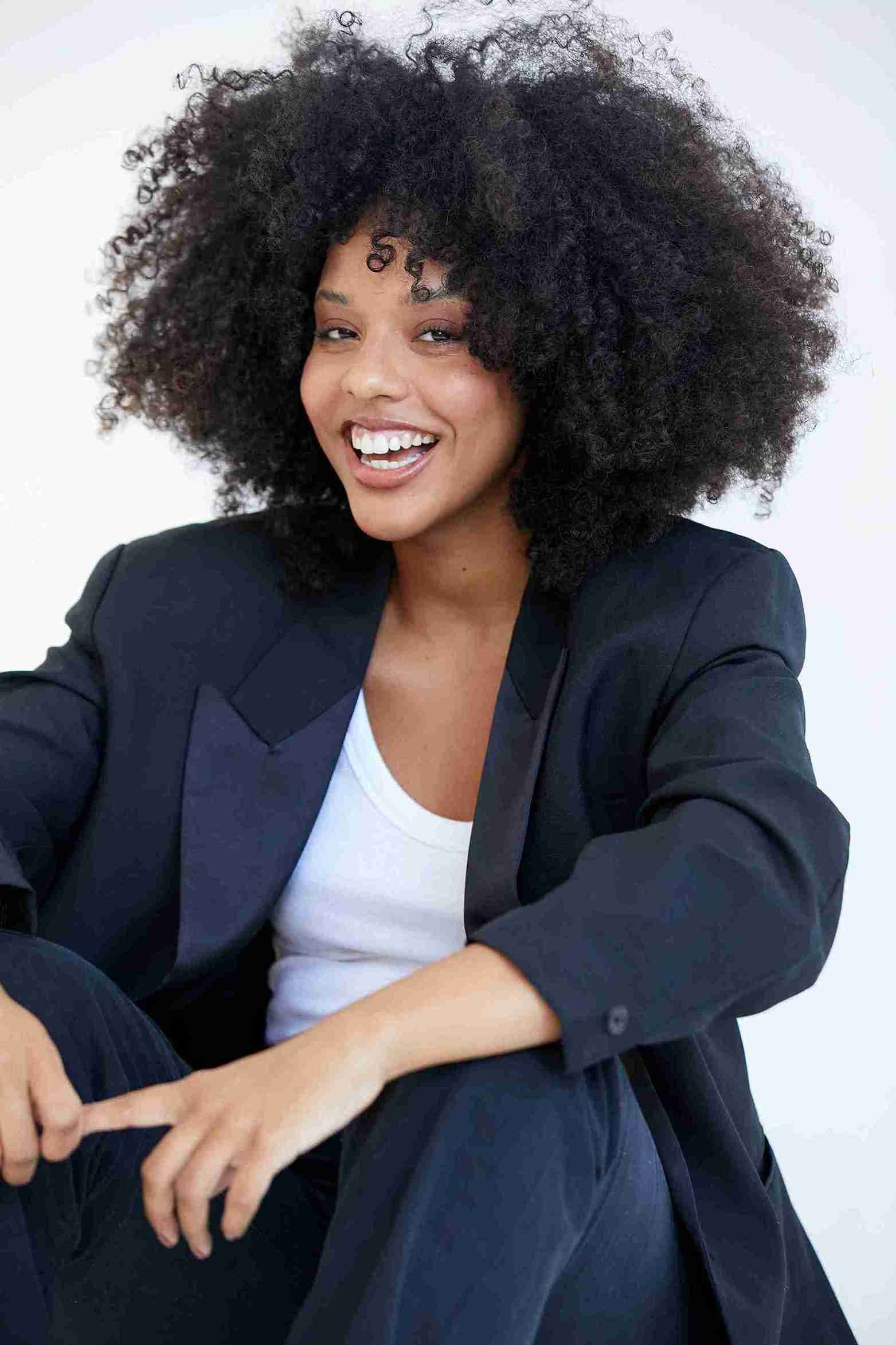 Laryssa Das Nupcias - Front Management