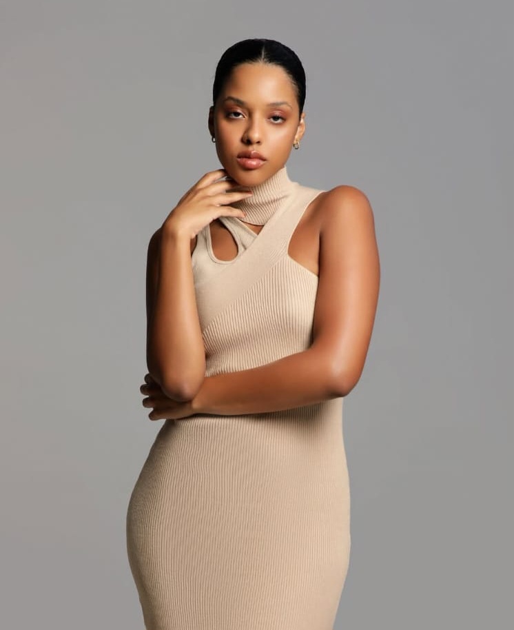 Laryssa Das Nupcias - Front Management