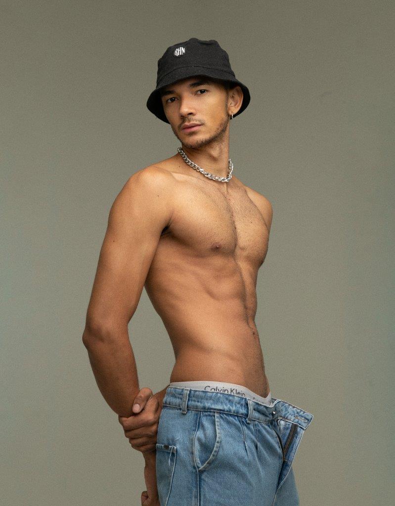 Matheus Valadares - Front Management