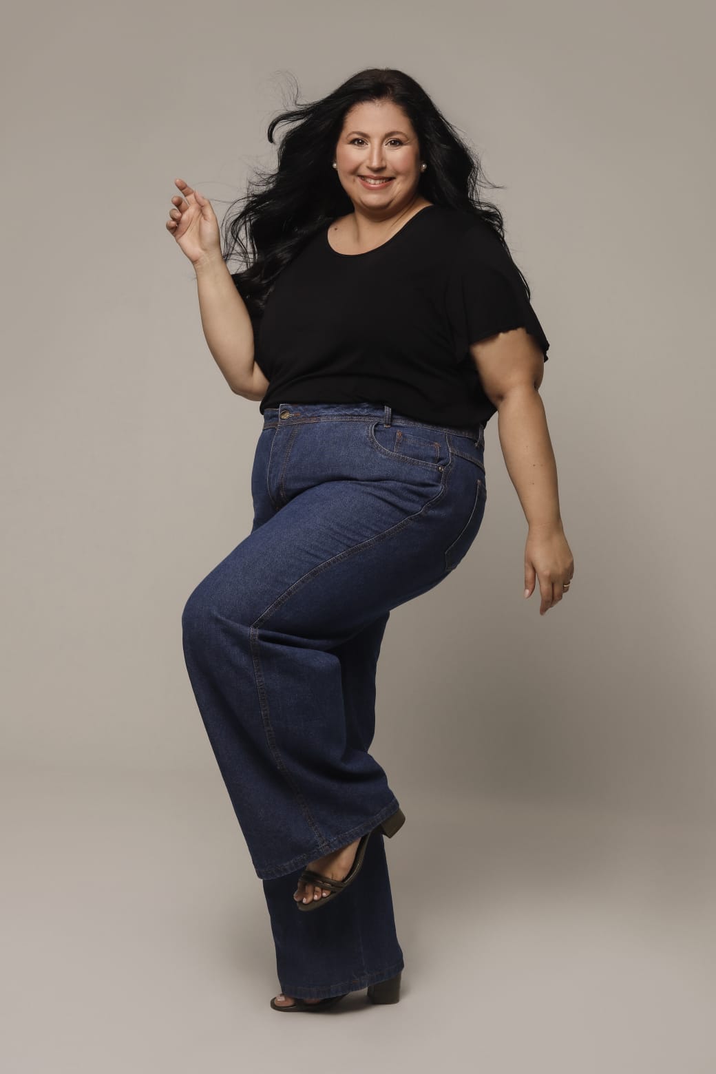 Melissa Bee - Front Management