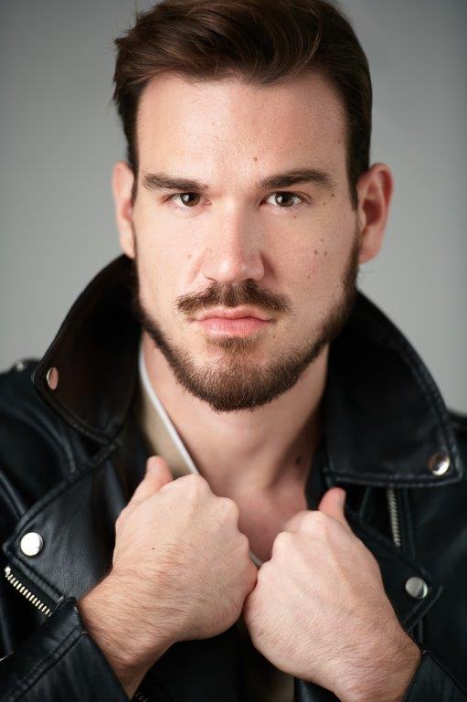 Mika Veyver - Front Management