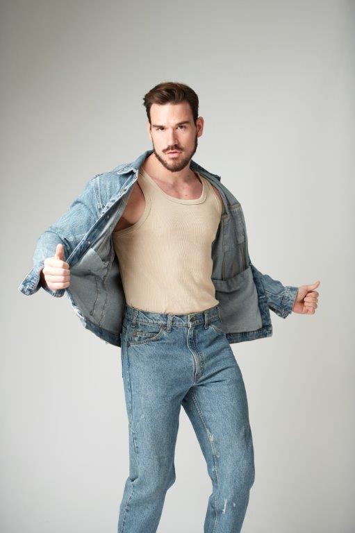 Mika Veyver - Front Management