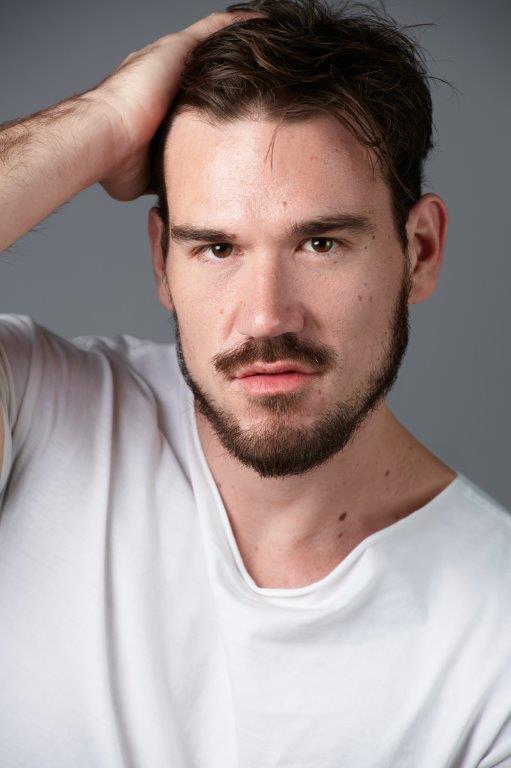 Mika Veyver - Front Management