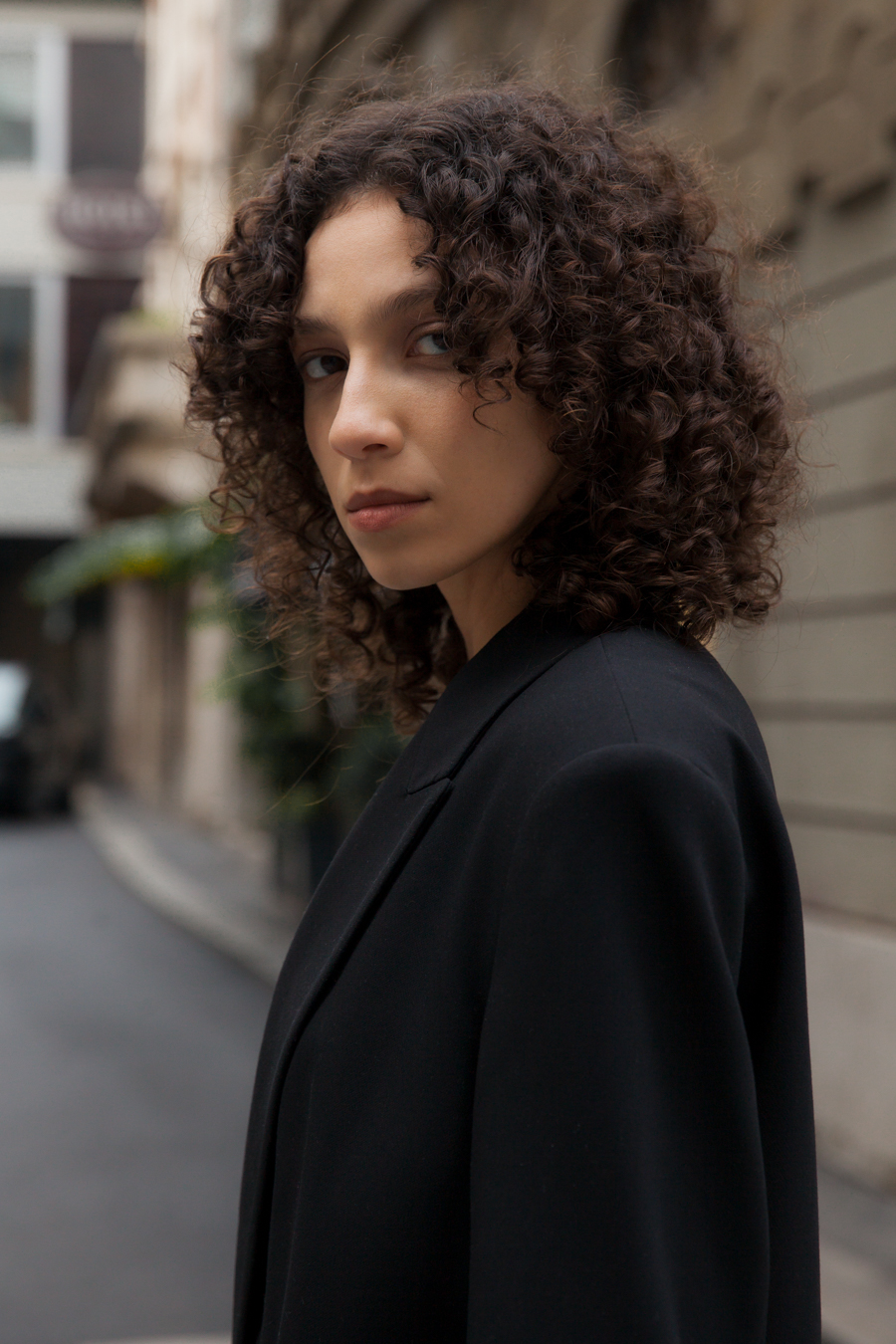 Núbia Mello - Front Management