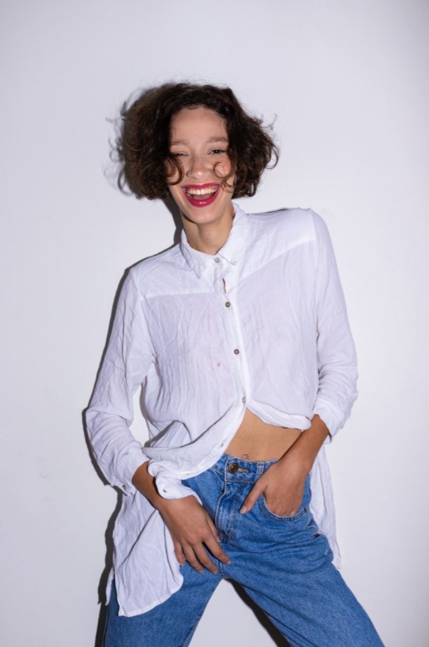 Núbia Mello - Front Management