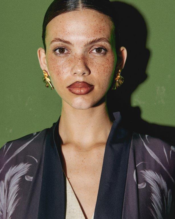 Sandi Fernandes - Front Management