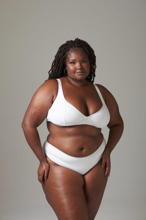 Symoni Soares - Front Management