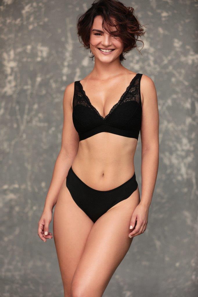 Thaís Expósito - Front Management