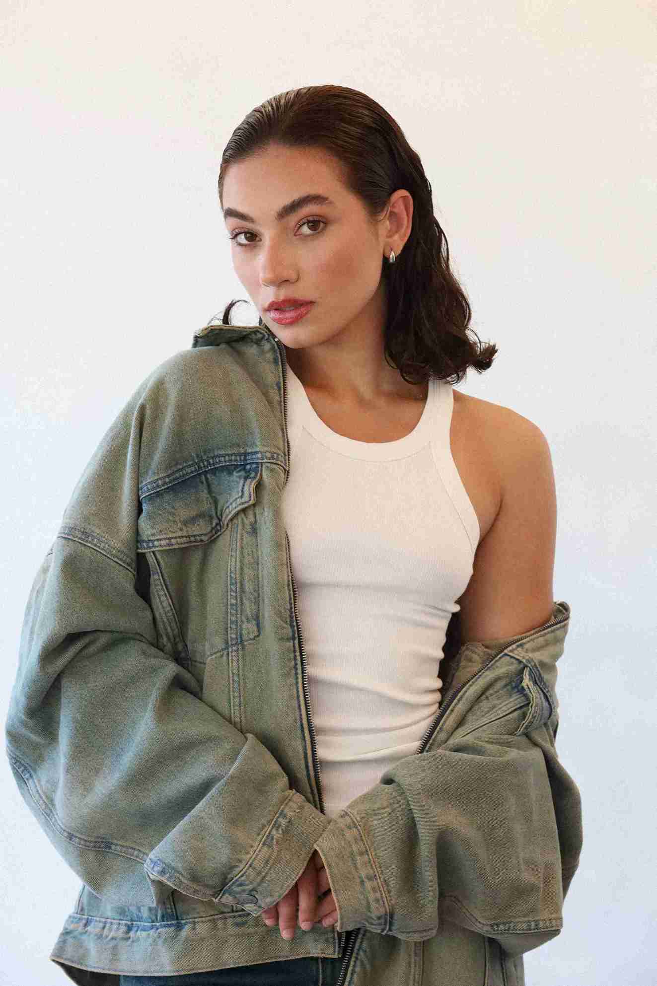 Ana Júlia Queires - Front Management