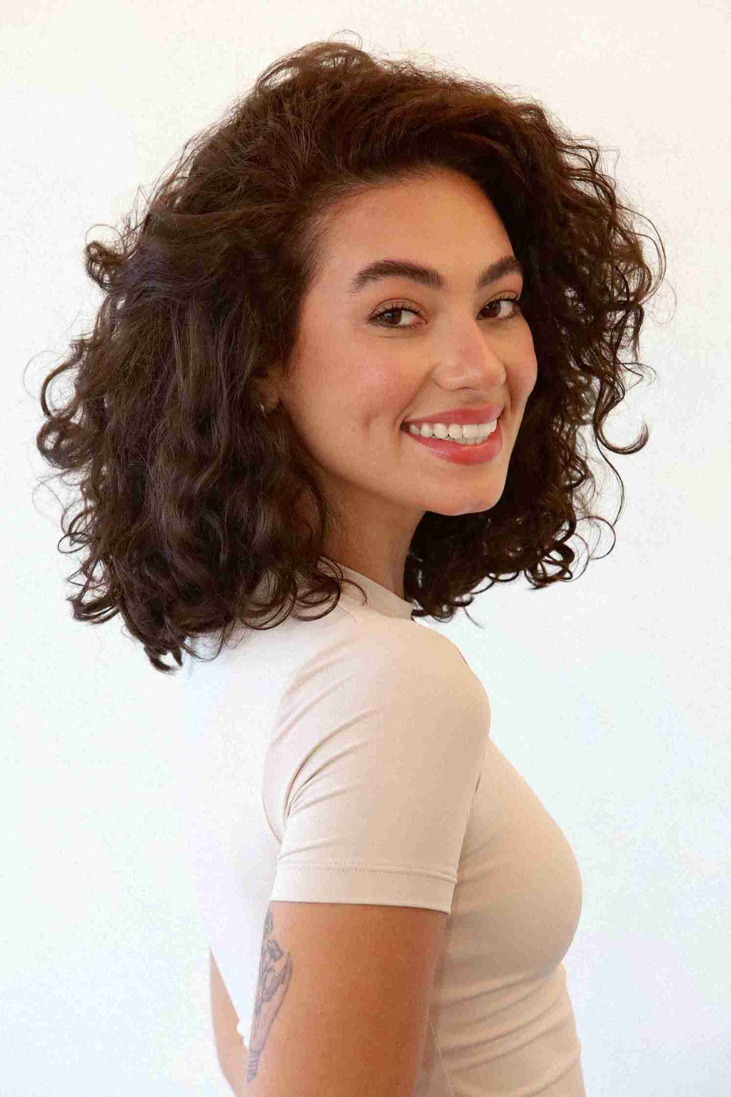 Ana Júlia Queires - Front Management