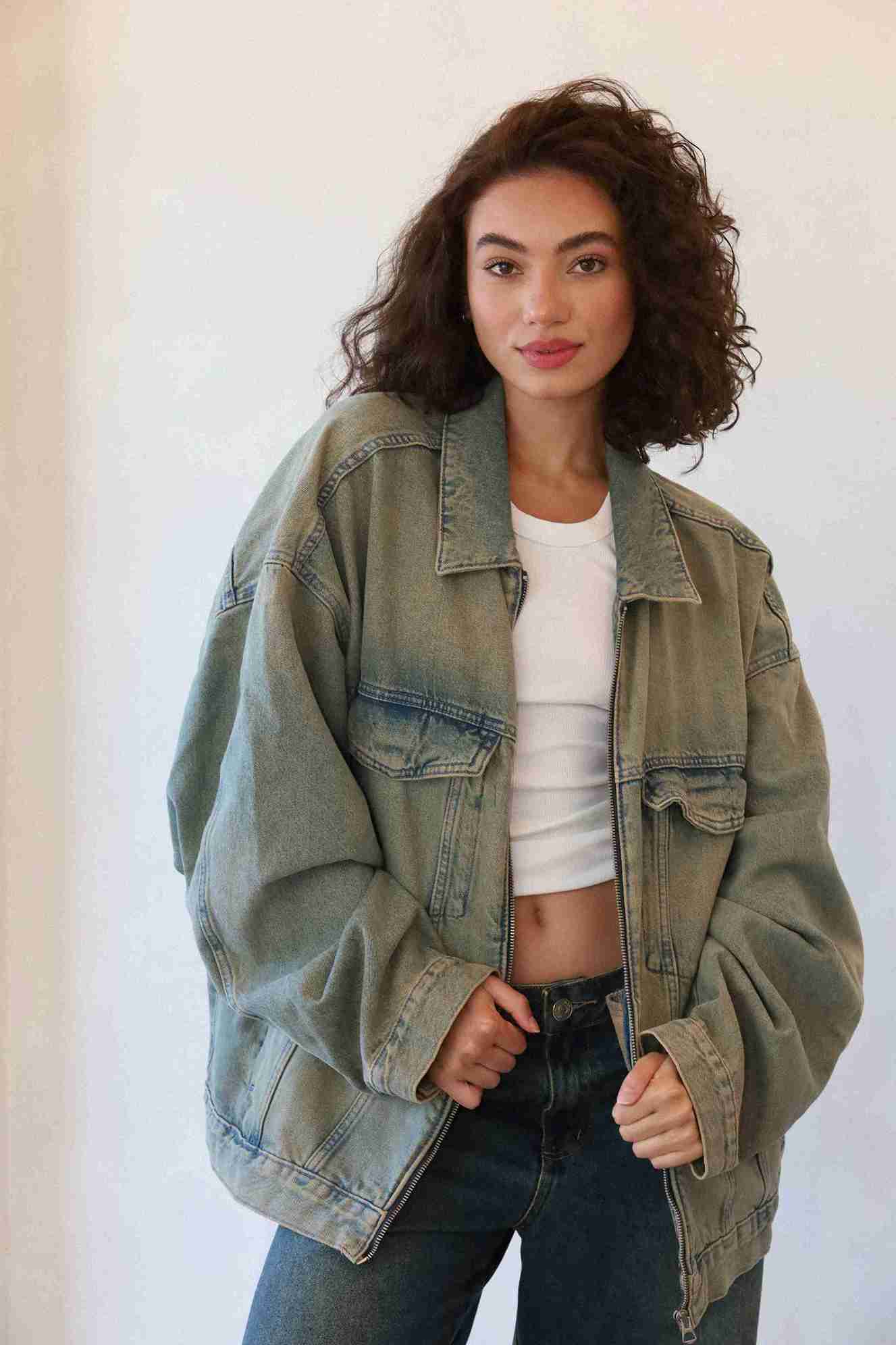 Ana Júlia Queires - Front Management