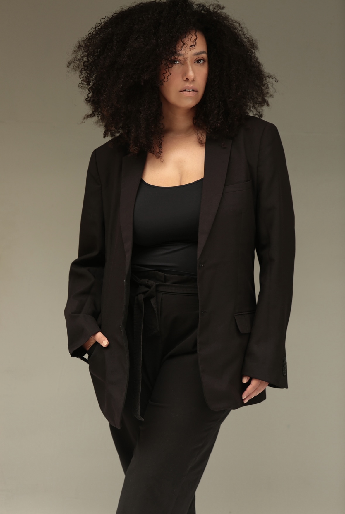 Bia Santana - Front Management