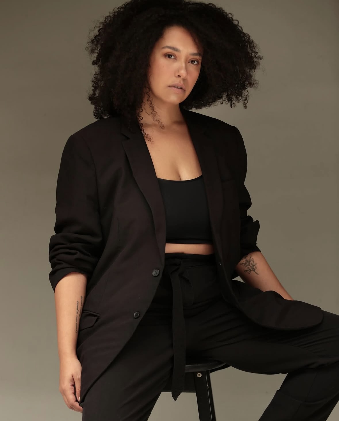 Bia Santana - Front Management