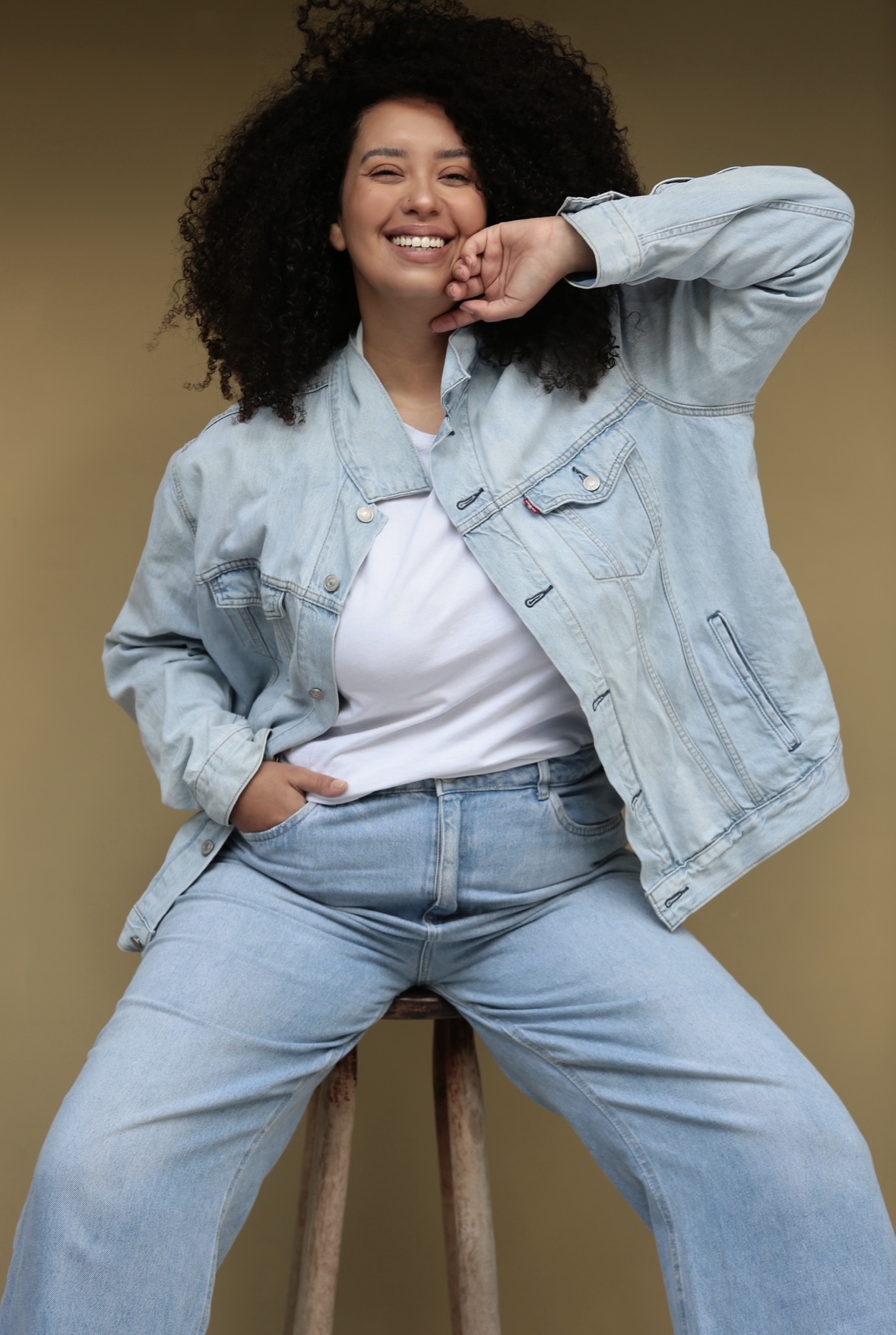 Bia Santana - Front Management