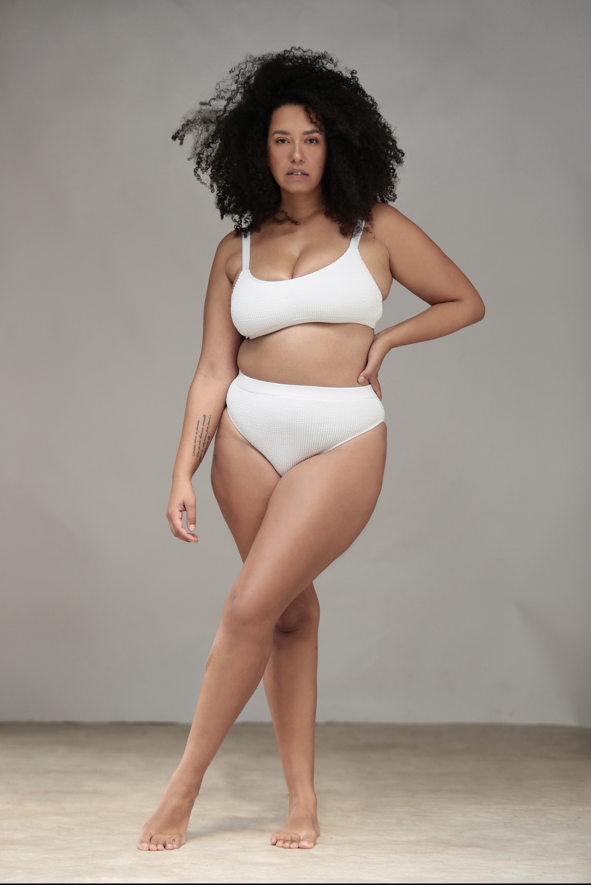 Bia Santana - Front Management