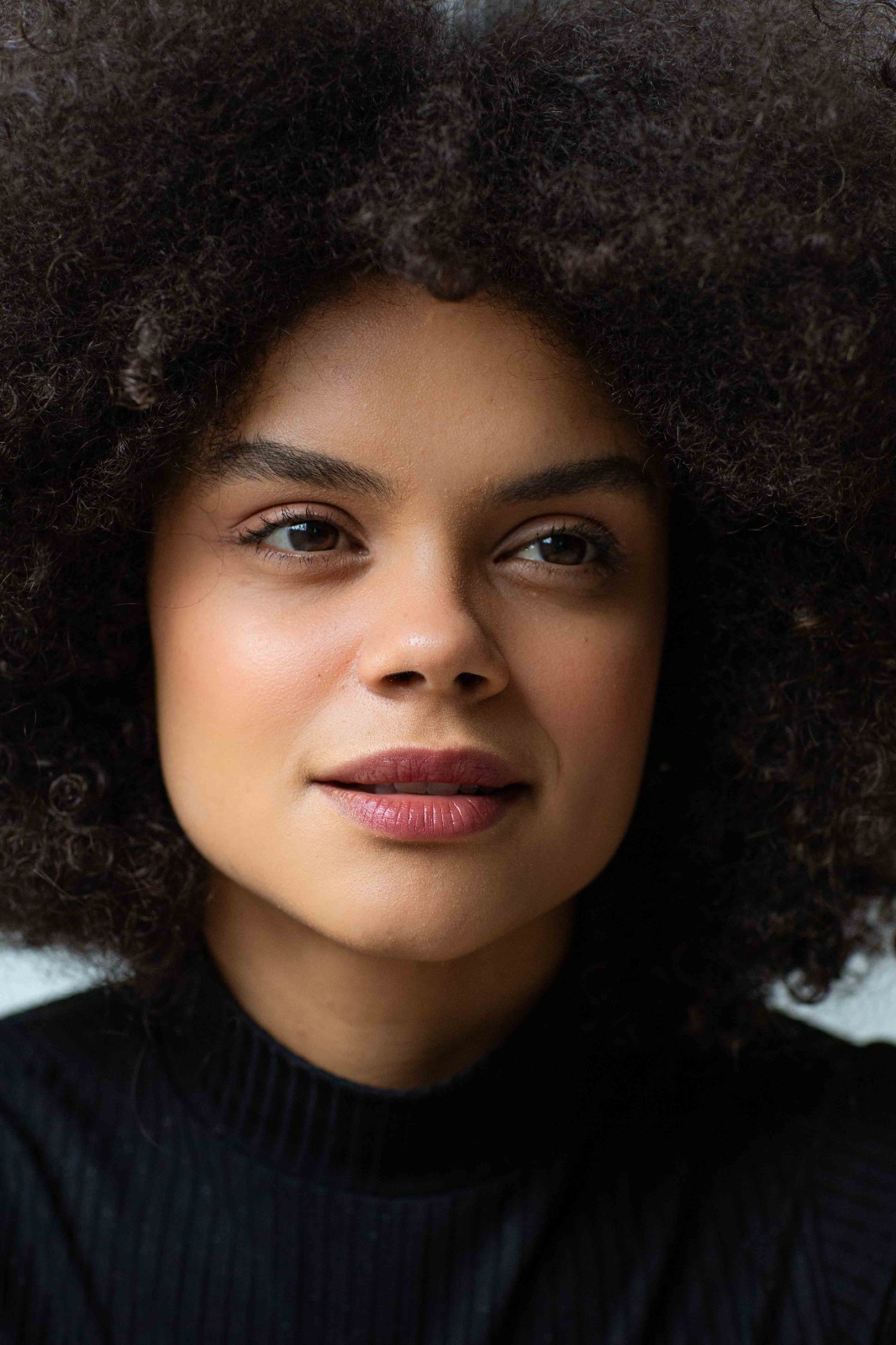 Cassia Gois - Front Management