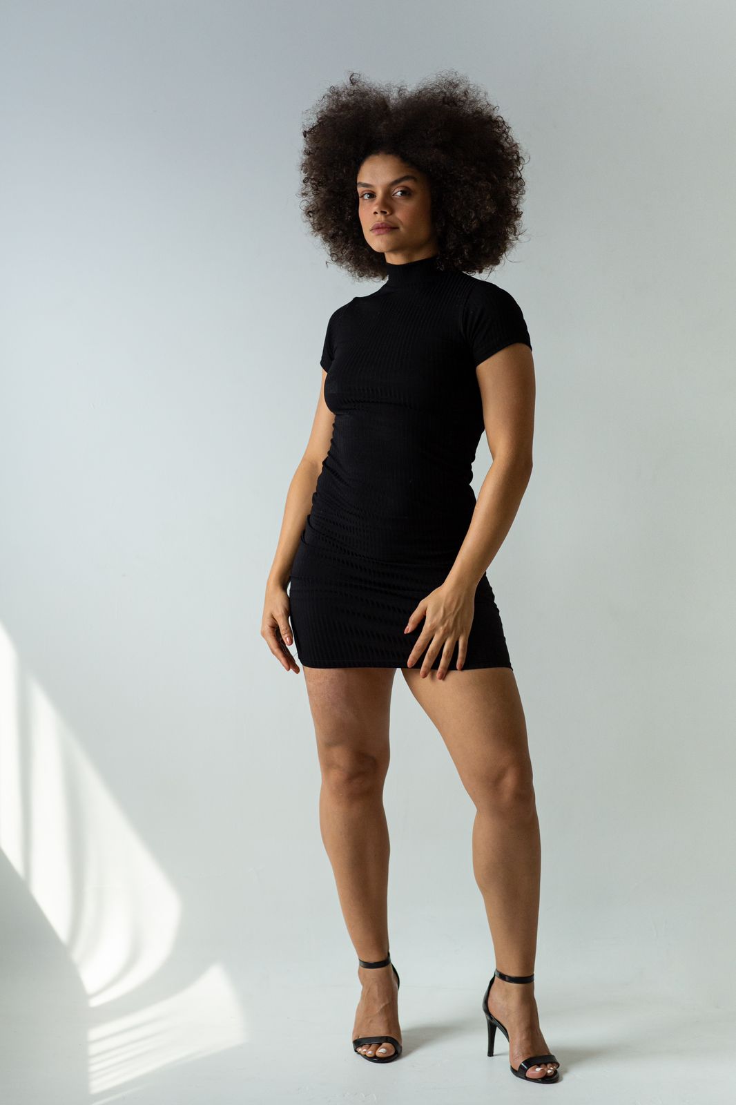 Cassia Gois - Front Management