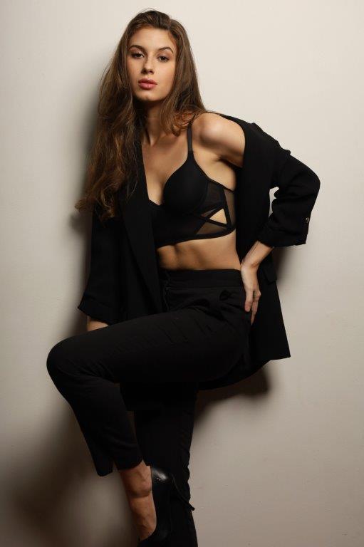 Julia Pronio - Front Management