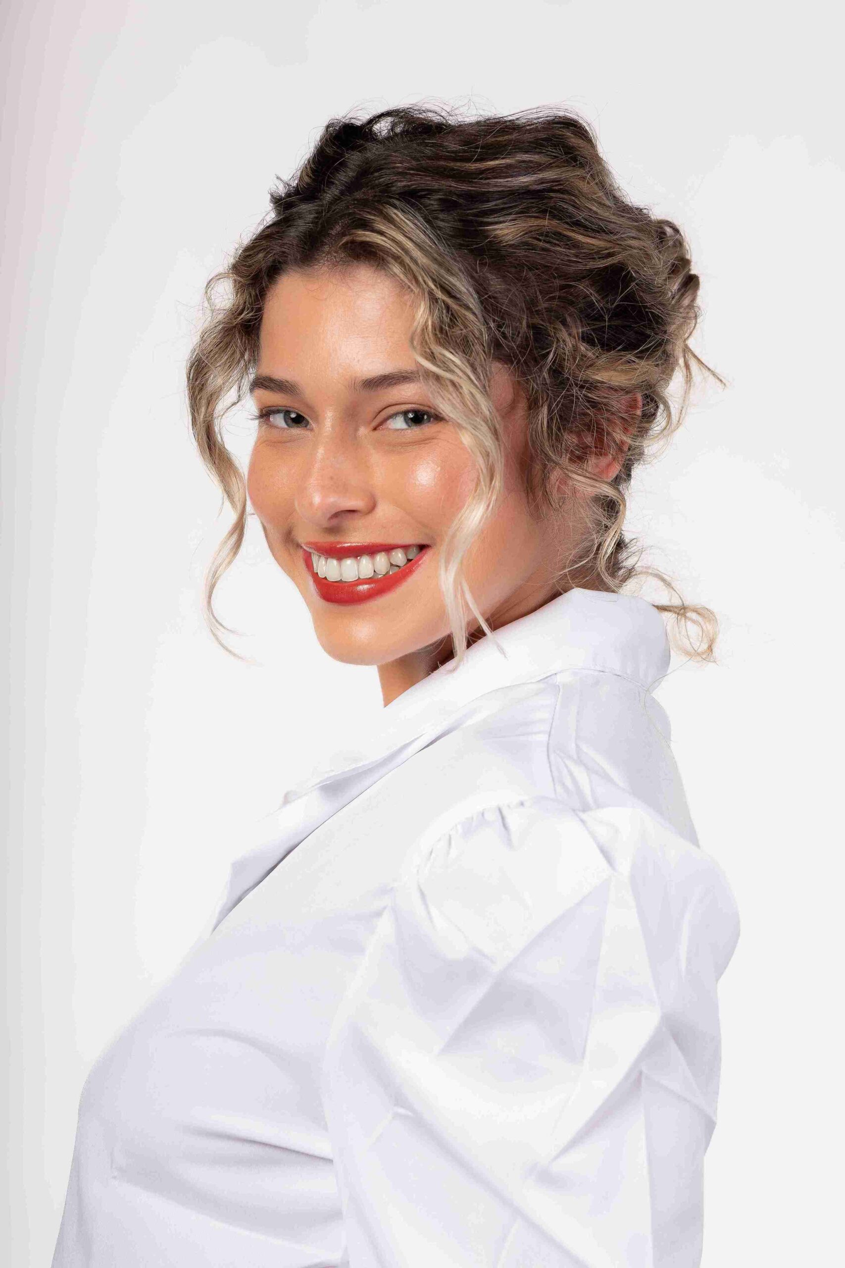 Lara Suzana - Front Management
