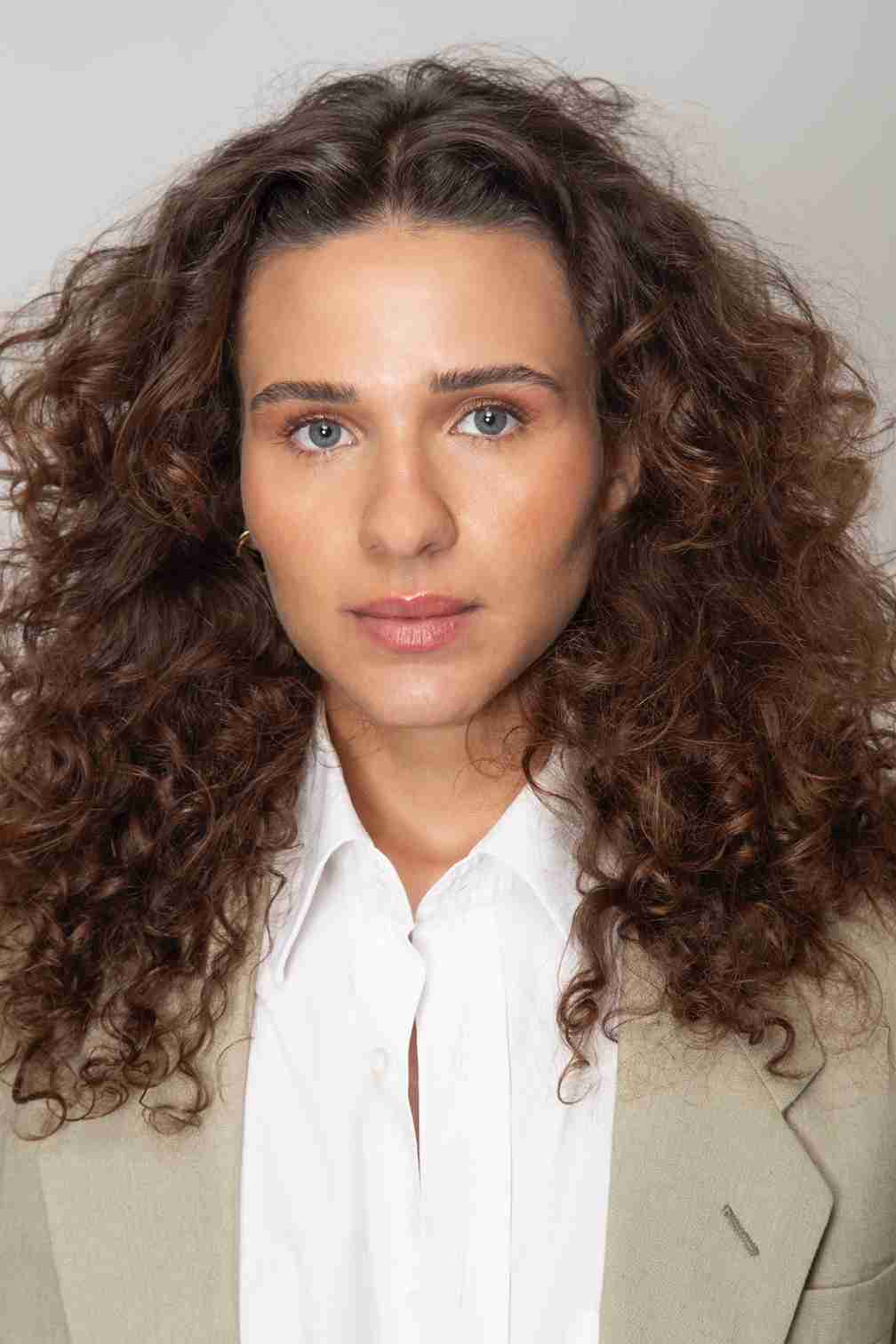 Luana Oliveira - Front Management