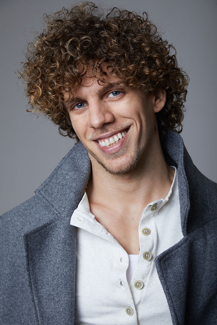 Lucas Santiago - Front Management
