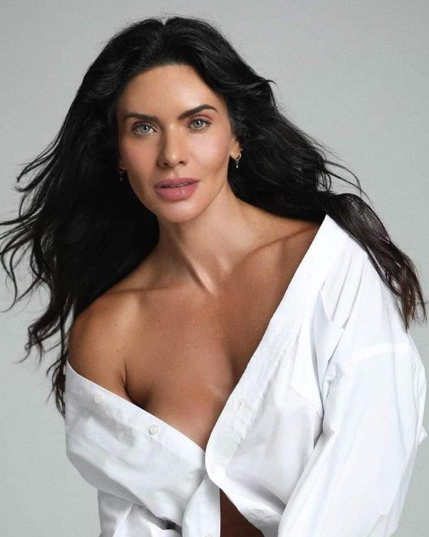 Mona Santana - Front Management