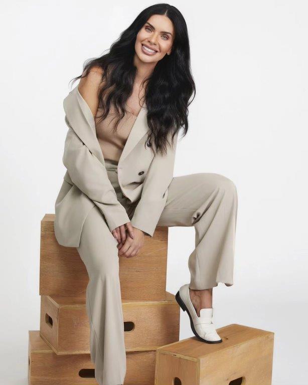 Mona Santana - Front Management