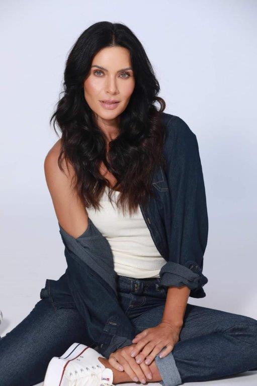 Mona Santana - Front Management