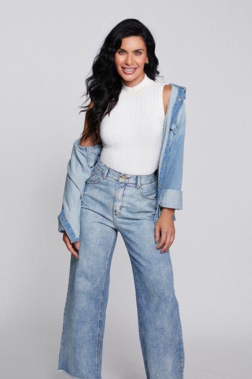 Mona Santana - Front Management