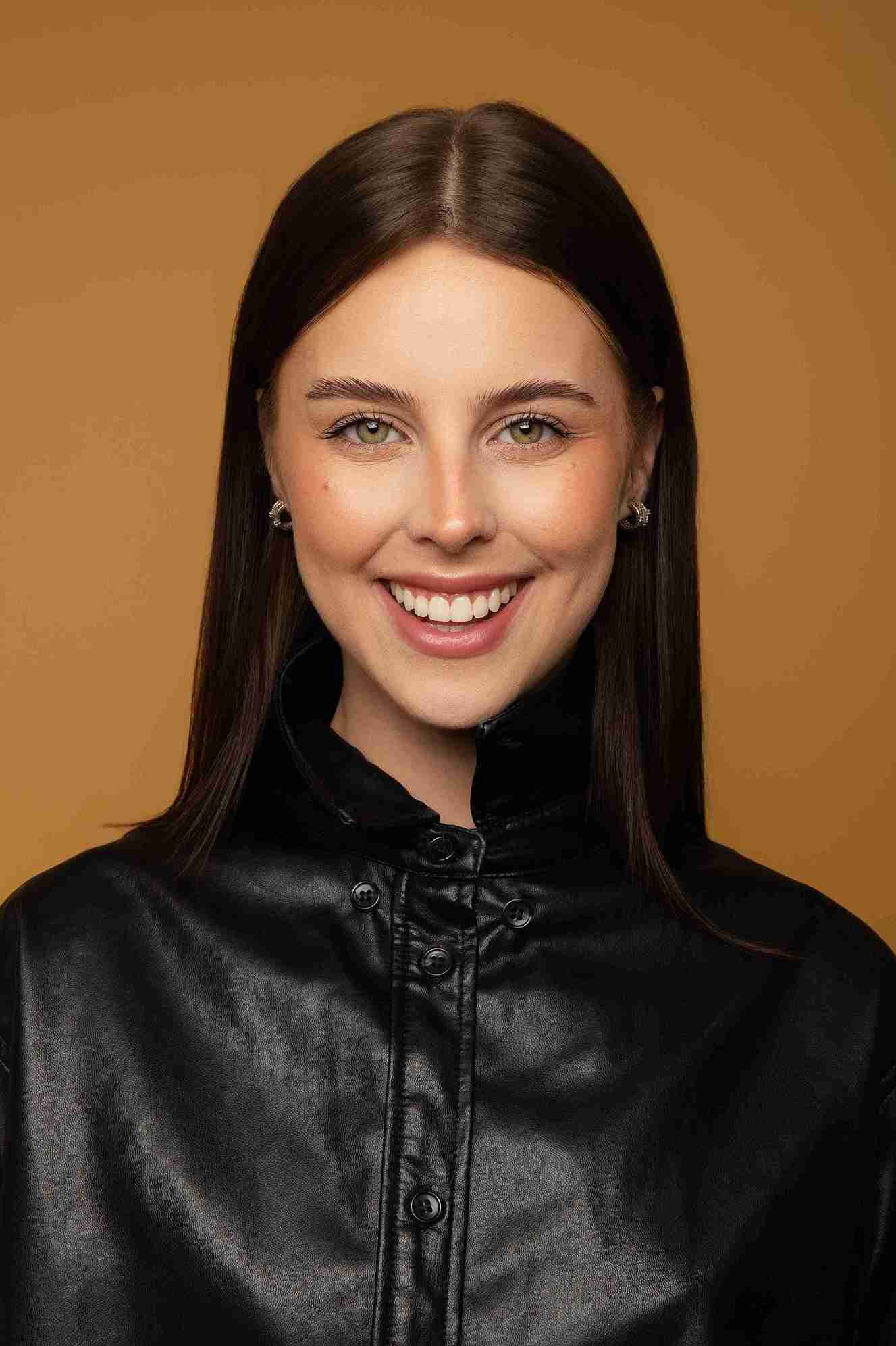 Samara Czapla - Front Management