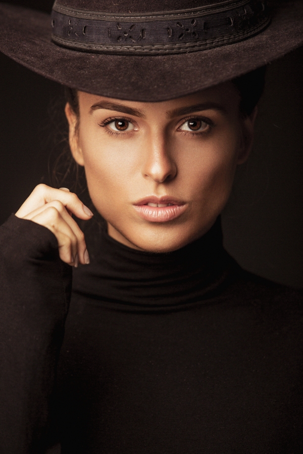 Tassia Leite - Front Management