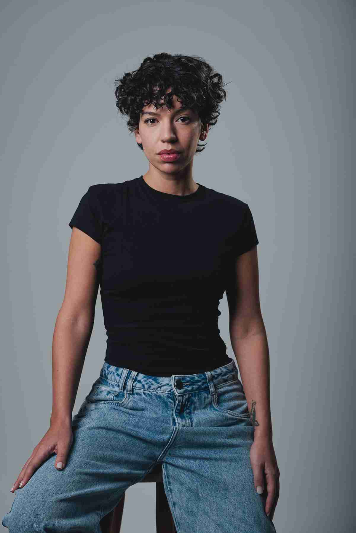 Thaina Gallo - Front Management