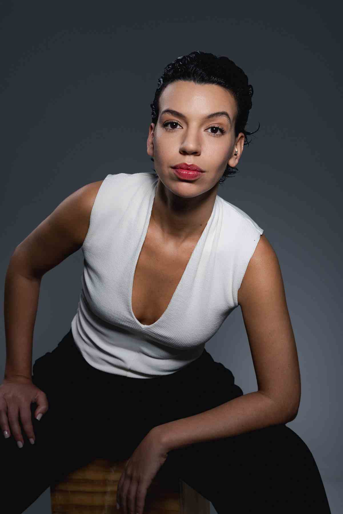 Thaina Gallo - Front Management