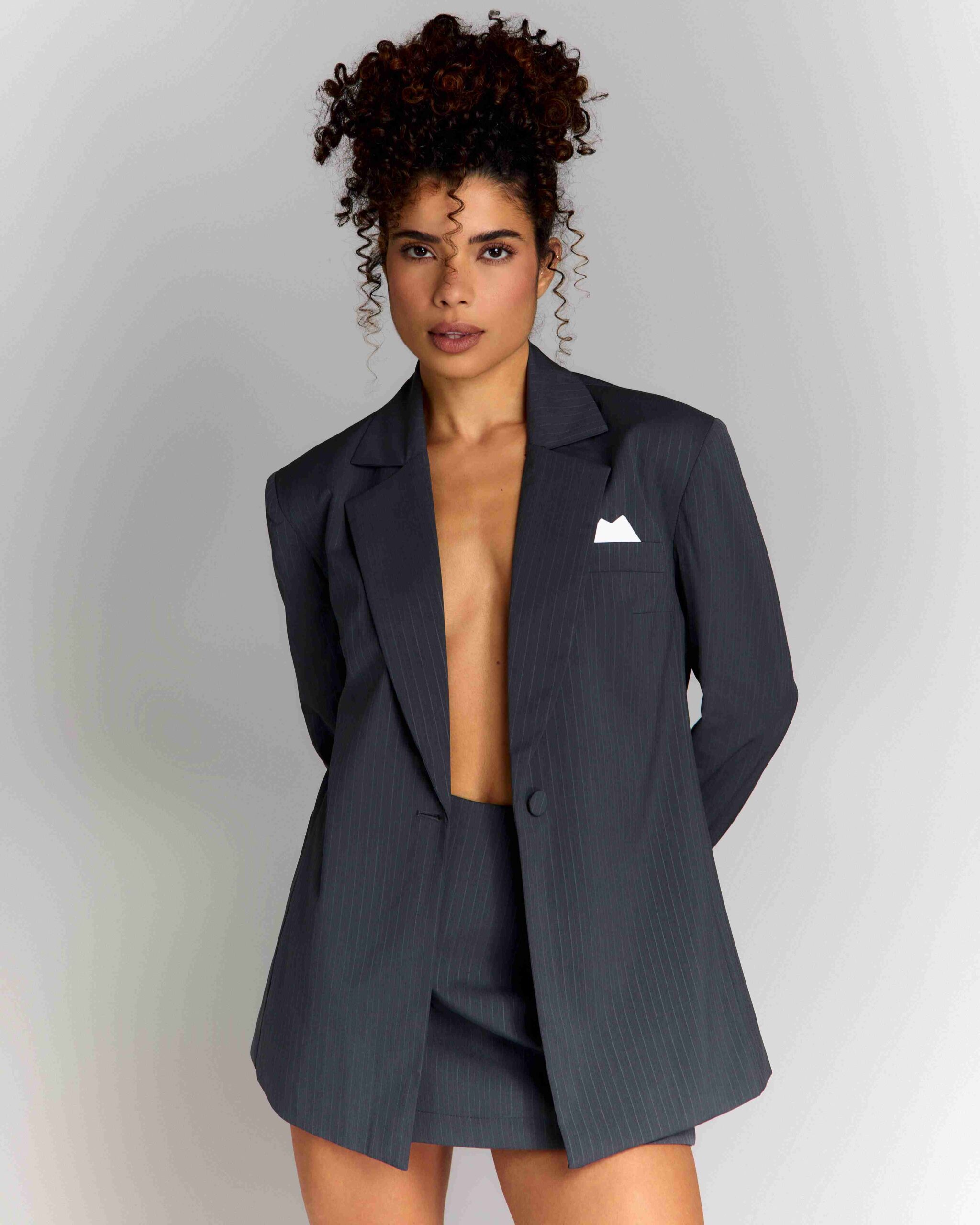 Amanda Lage - Front Management